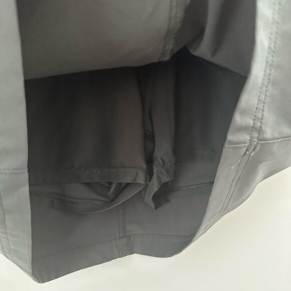 Eddie Bauer Women’s Mini Skort Flat Front Button Fly Charcoal Size 6 - Picture 3 of 5